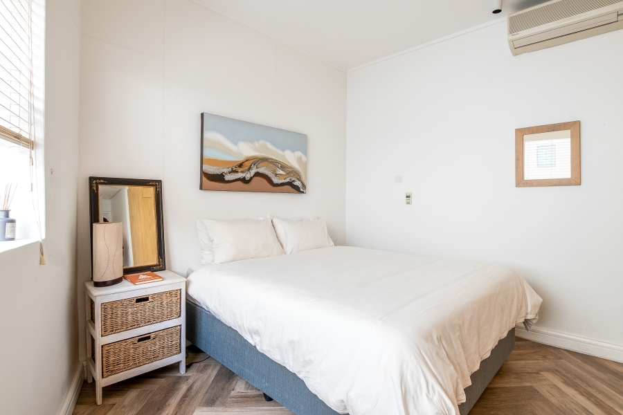 To Let 2 Bedroom Property for Rent in Green Point Western Cape